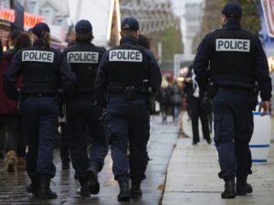 Francia: sparatoria alla stazione di Nayon, uccisi mamma e i suoi due bambini