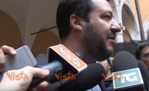 Matteo Salvini intervistato parla di natalità e dice: Ogni sbarco è una culla vuota"