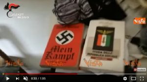 La casa di Luca Traini dopo l'arresto: il Mein Kampf, la bandiera con la croce celtica