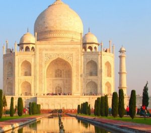 India: il Taj Mahal sta cambiando colore per colpa dell'inquinamento