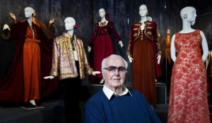 Hubert de Givenchy, morto a 91 anni il fondatore della maison di Haute Couture