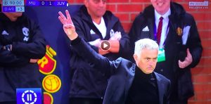 Mourinho VIDEO triplete gesture in response to offensive choirs of Juventus fans