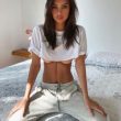 Emily Ratajkowski so h0t to stop a basketball game: they all turn to look at her