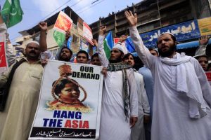 Asia Bibi non rilasciata, legale minacciato di morte in fuga dal Pakistan