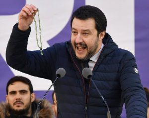Crisi di Governo? Sì, ma solo dopo la grande abbuffata. Intanto Salvini (nella foto)...