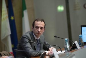 Massimiliano Fedriga (Lega) con varicella: è contro vaccini obbligatori ma per i social (e Burioni) è No Vax
