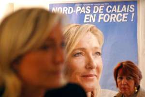 Marine Le Pen: "In Francia subito al voto. Con Alba Dorata alleanza possibile"
