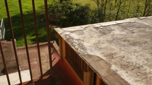 La scuola più degradata d'Italia: buchi col trapano per non far crollare soffitto
