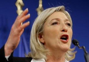 Francia, Jean-Marie Le Pen batte Marine: Corte sospende congresso Front National