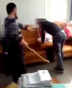 VIDEO YouTube. Studenti picchiati col bastone in Kazakistan