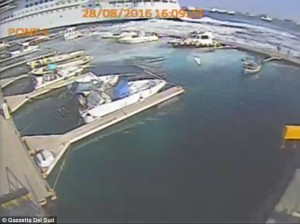 Messina, nave da crociera Carnival Vista provoca mini tsunami 111
